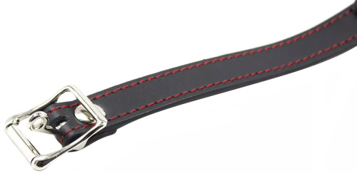 Силиконовый кляп-шар на черном ремне с красной прострочкой фото 3