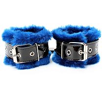 Наручники из черной лаковой кожи с нежным синим мехом