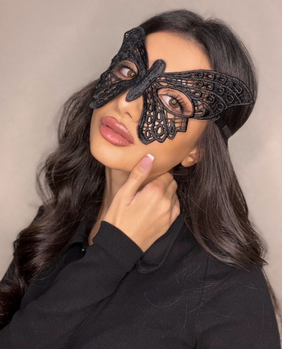 Черная маска-бабочка из кружева фото 3