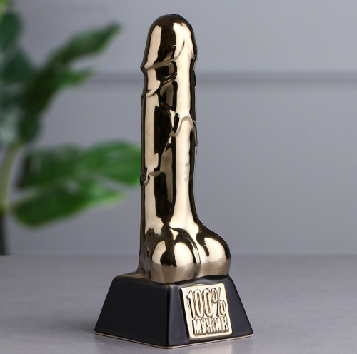 Золотая статуэтка в виде пениса 100% мужик фото 2