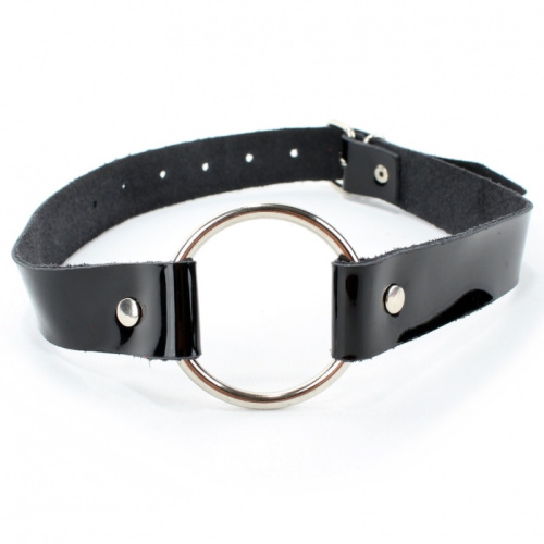 Кляп-кольцо с лаковым ремешком фото 2