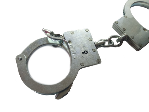 Настоящие милицейские наручники с одним ключиком фото 2