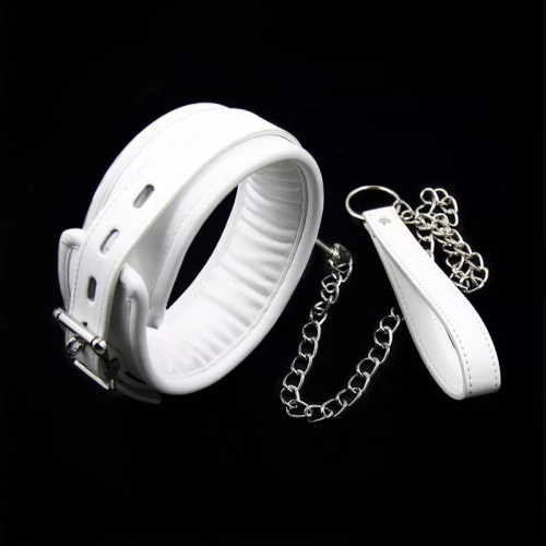 Мягкий ошейник с металлическим поводком белый фото 2